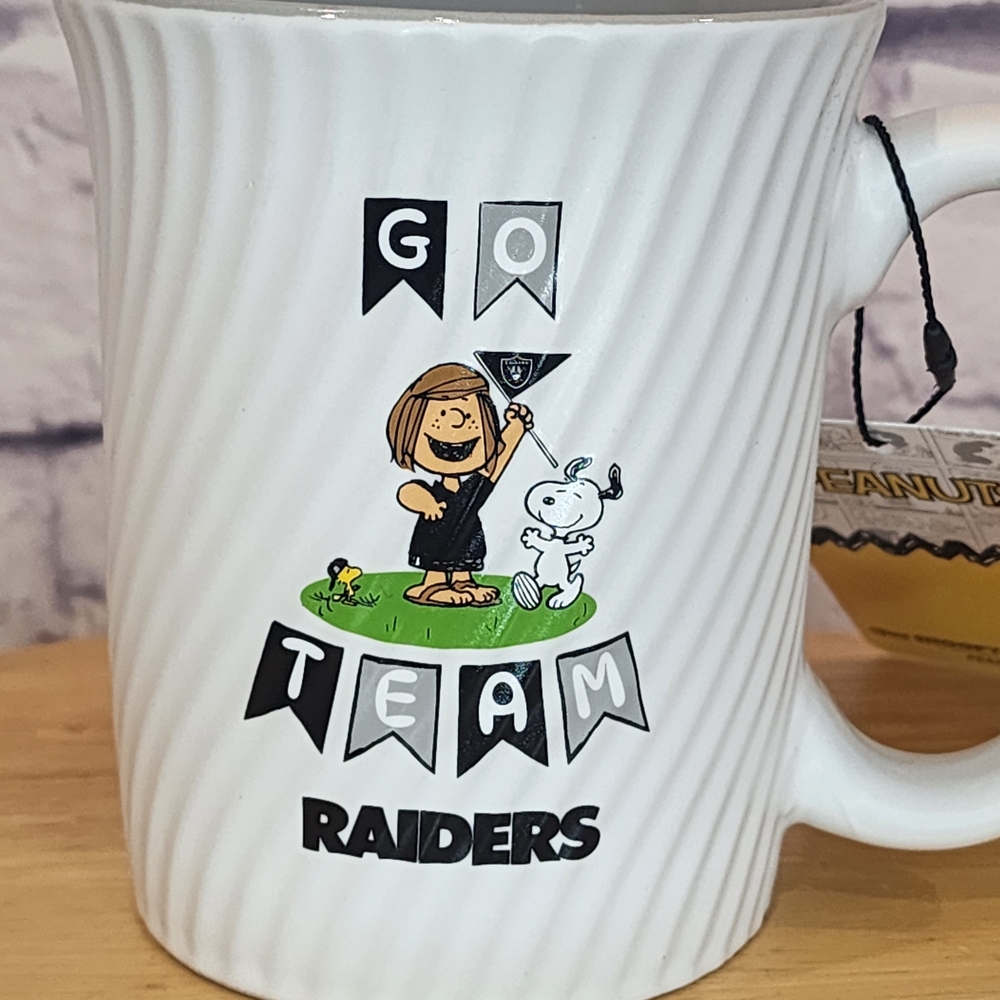 Peanuts & Las Vegas Raiders 15oz Swirl Ceramic Coffee Mug